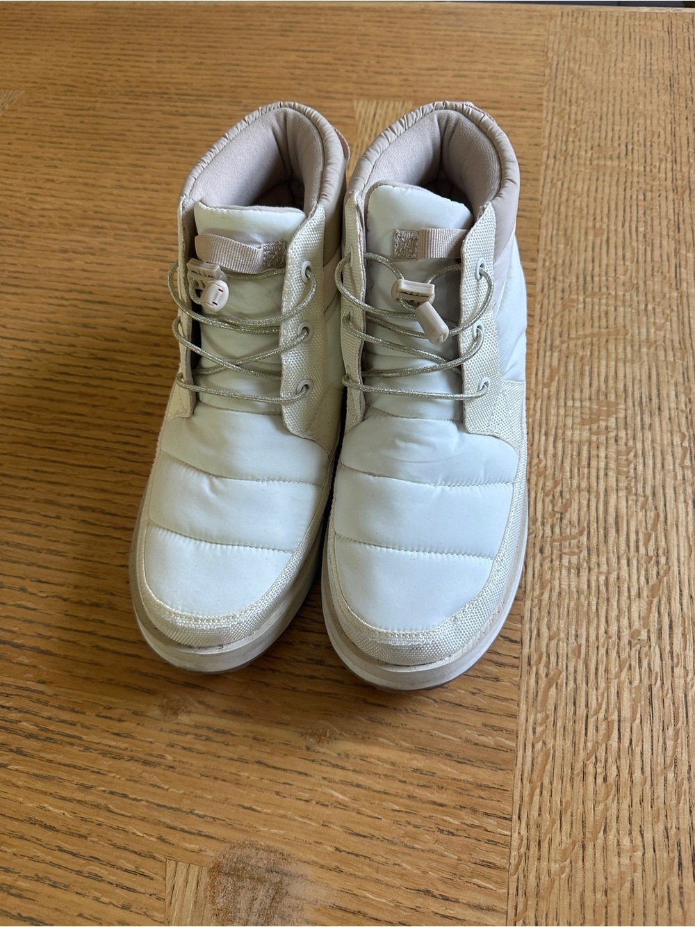 Sanuk boots size 10